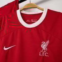 طقم ليفربول الانجليزي 2024-2023