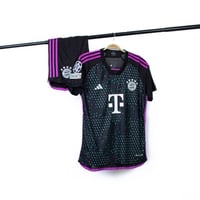 طقم بايرن ميونخ الاحتياط 2024-2023 نسخة اللاعبين