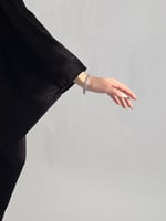 بشت مخمل أسود