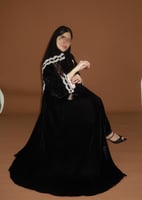 مخمل أسود كوري مبطن بالكامل ، بكلفة باللون الوردي