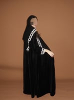 مخمل أسود كوري مبطن بالكامل ، بكلفة باللون الوردي