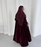 مخمل عنابي كوري مبطن بتطريز يدوي