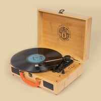 قرامافون خشبي