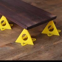 4 حبات حامل لوحات وخشبيات وغيرها