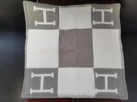 غطاء مخدة ايرميز