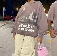 بلوفر Stuck in a mirage