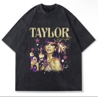 تي شيرت تايلور سويفت اصفر