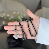 اسود شفاف
