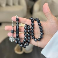 رمادي مموج