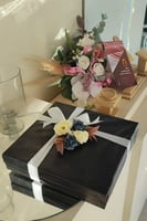 تغليف هدية بالورق منفرد 1