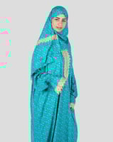 شرشف صلاة نسائي بتصميم دانتيل