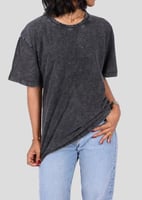 تيشيرت نسائي بخامة جينز