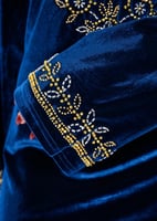 جلابية مخمل نسائي بتطريز امامي