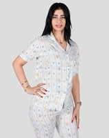 بجامة نسائية مريحة مع شورت مريح