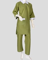 زي عاملات كويتي بلون اخضر