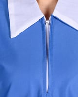 زي عاملات كويتي بياقة بيضاء