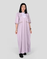 زي عاملة منزلية بنقشة دانتيل