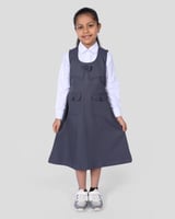 مريول روضة رمادي بجيوب و فيونكة