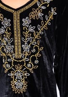 جلابية مخمل نسائي بتطريز امامي