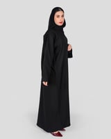 عباية سوداء بنقشة ورد و قصة واسعة