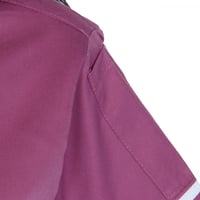 سكراب طبي لون زهري وخطوط بيضاء