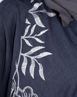 عباية ملونة بنقوش انيقة