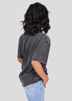 تيشيرت نسائي بخامة جينز