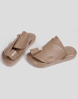 نعال رجالي بلون بيج مميز