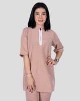 طقم عاملة منزلية كاروهات مع مريلة