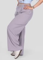 بنطلون نسائي بقصة واسعة