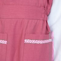 مريول إبتدائي وردي بتصميم كويتي من ذو الجناحين