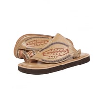 حذاء شرقي مطرز