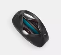 حقيبة كتف من كوتش باللون البني