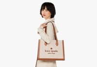 توت كبير من كيس سبيد