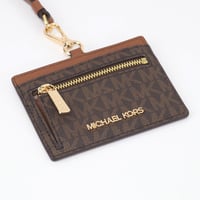 اي دي هولدر من مايكل كورس