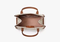 توت صغير من كيت سبيد