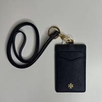 اي دي هولدر باللون الكحلي من توري بورش