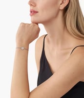 اسوار باللون الفضي من مايكل كورس