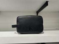 حقيبة رجاليه من كالفن كلاين باللون الاسود