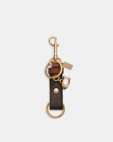 ميدالية باللون البني من كوتش