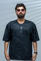 تيشرت أسود بتصميم شخصية ساتورو غوجو