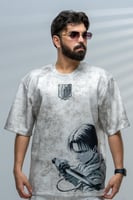 تيشرت أبيض بتصميم شخصية ليفاي أكرمان