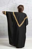 بشت اسود بناتي متزين بقماش السدو البني