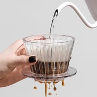 قمع اكريليك متعرج b75