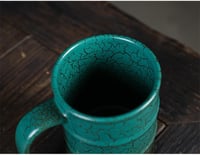 كوب قهوة سيراميك فاخر | برميل السعادة - سعة 550 مل