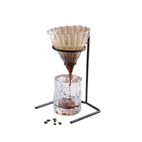 حامل اقماع معدني