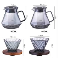 سيرفر تقطير قهوة بقاعدة مضلعة وتصميم أنيق باللون ا...