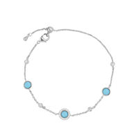 لون فضي مزين باللون الأزرق الفاتح