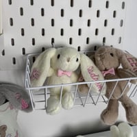 ميدالية أرنب ( تطريز)