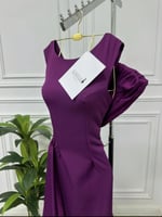 سهرة بنفسجي ملكي بأكتاف بارزة وتنورة بطيات جانبية...